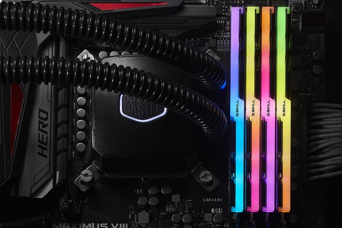 G.Skill Trident Z RGB (For AMD) F4-3200C16Q-32GTZRX - 32 GB - 4 x 8 GB - DDR4 - 3200 MHz - 288-pin DIMM